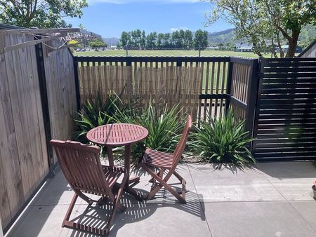 Stunning 2BR Townhouse in Wainuiomata - Photo 2