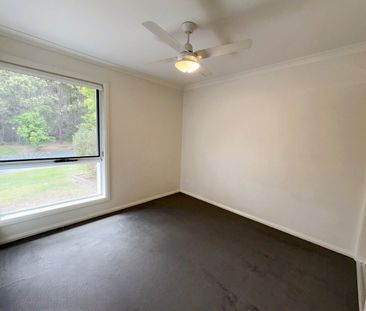 BREAK LEASE - Modern 4-Bedroom Home in Sought-After Gainsborough Gr... - Photo 3