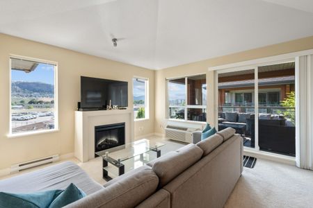 Wonderful Waterscapes – Top Floor - Photo 3