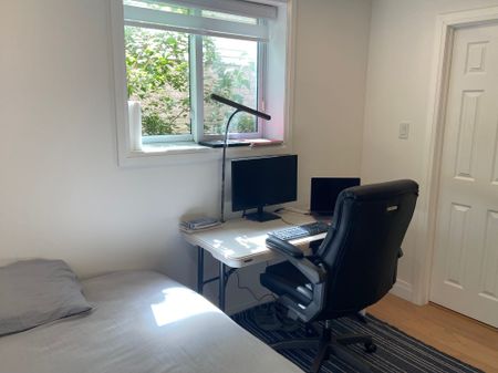 For Lease - 46 Tradewinds Place Unit# Walkout Basement, Kitchener, Ontario - Photo 3