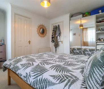 2 bedroom semi-detached house to rent - Photo 2