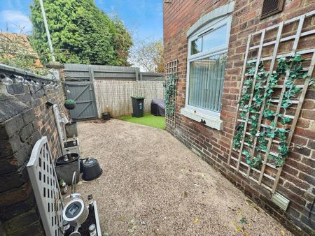 2 bedroom apartment to rent - Photo 4