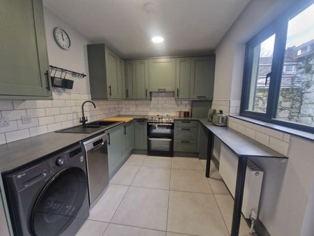 House to rent in Cork, Ballintemple - Photo 2