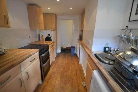 Hunmaby Avenue, Hulme, Manchester, M15 - Photo 4