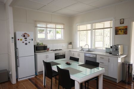 38 Walker Avenue, Morningside QLD 4170 - House For Rent | Domain - Photo 4