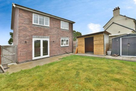 3 bedroom detached house to rent - Photo 4