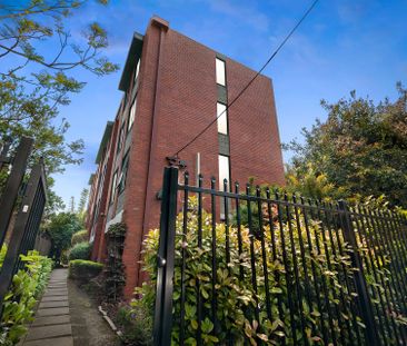 Inner City Living - Photo 5