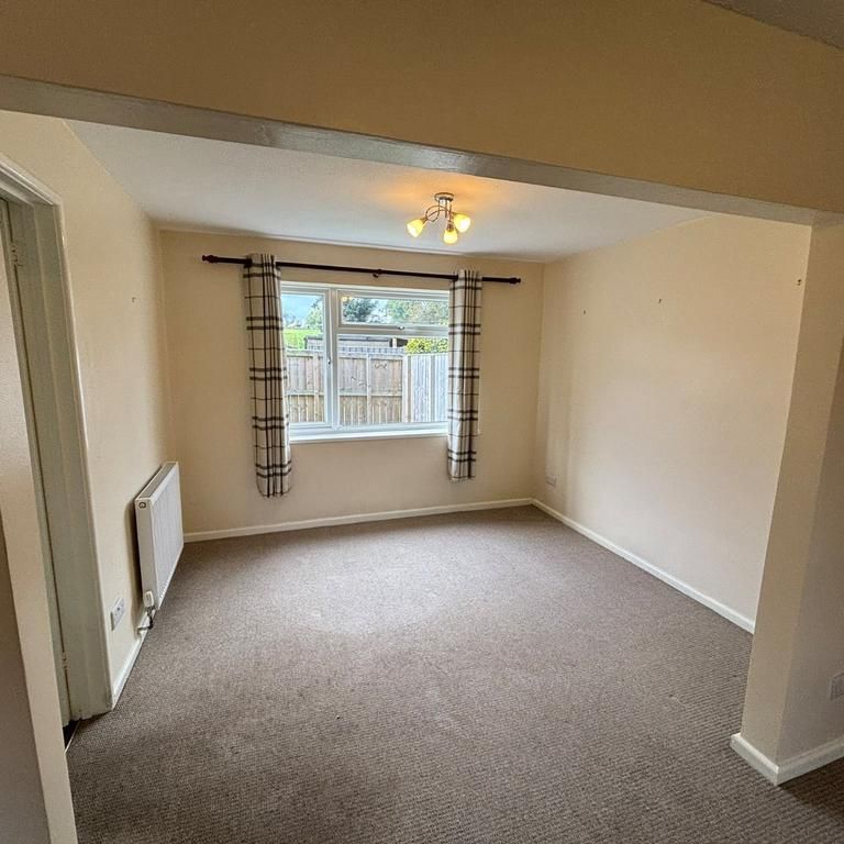 3 bedroom semi-detached house to rent - Photo 1