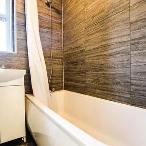 Room in a Shared Flat, Runnymede House, E9 - Photo 3