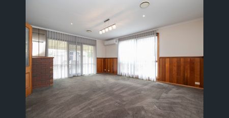 Stunning Family Home in Prime Location! - Photo 2