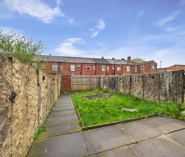 3 bedroom terraced house to rent - Photo 4