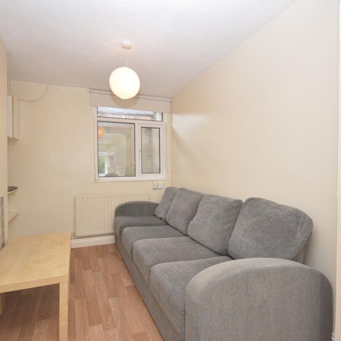 4 bedroom terraced house to rent - Photo 1