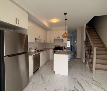 For Lease - 583 White's Hill Avenue, Markham, Ontario - Photo 4