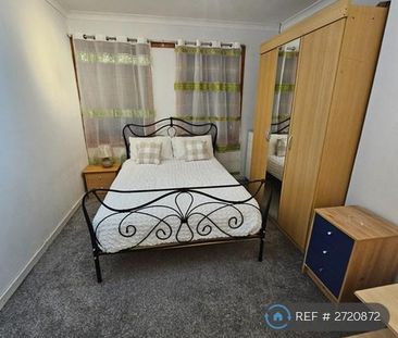 3 bedroom end of terrace house to rent - Photo 3