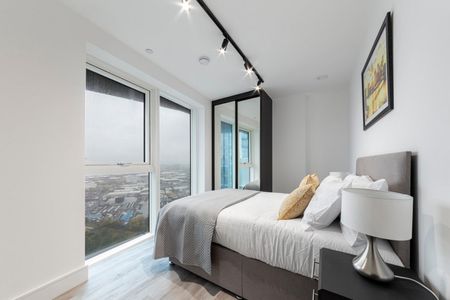 2 bedroom Flat To Let - Photo 2