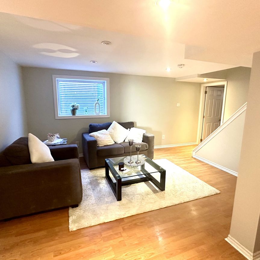 For Lease - 116 Rexway Drive, Halton Hills, Ontario - Photo 1