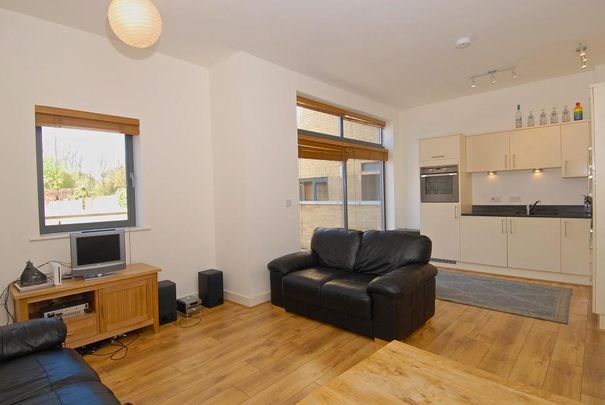 3 bedroom flat to rent - Photo 1