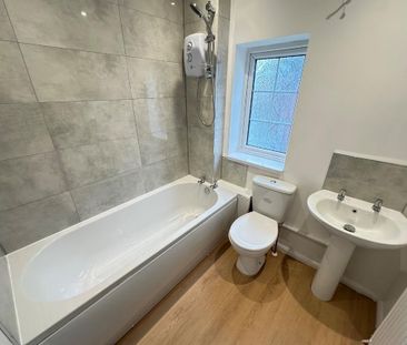 2 bedroom end of terrace house to rent - Photo 6