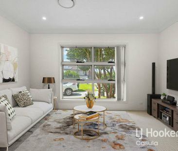 Spacious 4-Bedroom Family Home - Photo 1