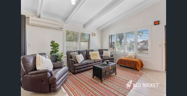 Stylish Family Home for Rent in Rochedale South - Photo 1