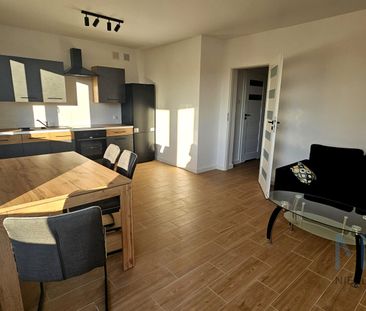 Swieżo wyremontowane 2 pokoje z dużym balkonem - Zdjęcie 6