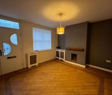 2 bedroom terraced house to rent - Photo 2