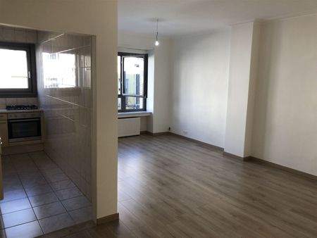 Ruim 2 slaapkamer appartement - Photo 4