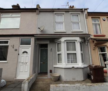 3 bedroom terraced house to rent - Photo 4