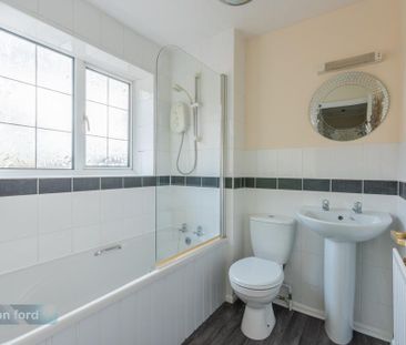 3 bedroom terraced house to rent - Photo 4