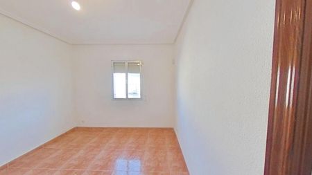 Piso de alquiler en La Fortuna - Photo 4