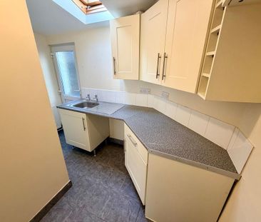 2 bedroom terraced house to rent - Photo 3