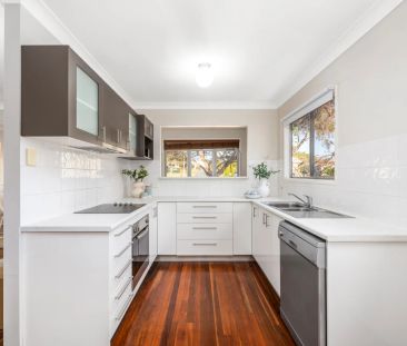 3 Bedroom house Redcliffe Contact Julie Sykes 0438 050 110 6 month ... - Photo 1