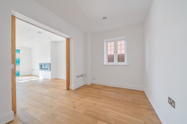 4 bedroom semi-detached house to rent - Photo 1