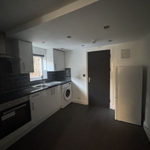 1 Bed Flat, High Road, NW10 - Photo 2