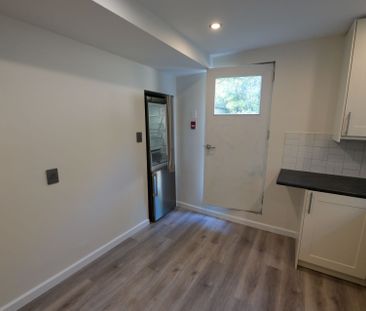 For Lease - 136 Windermere Avenue Unit# 1, Toronto, Ontario - Photo 5