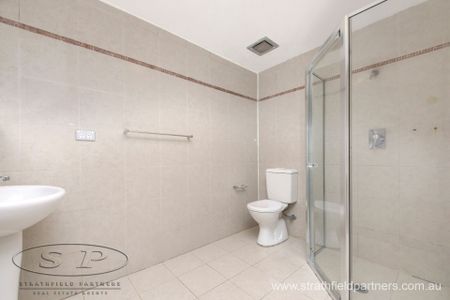 Modern 2 bedroom unit - Photo 3