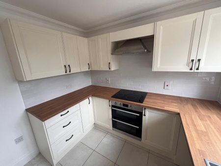 2 bedroom semi-detached house to rent - Photo 5