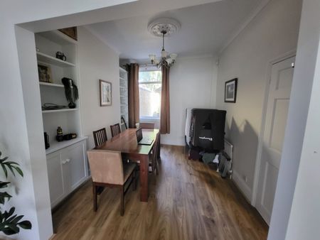 Room in a Shared House, Graveney Road, SW17 - Photo 3