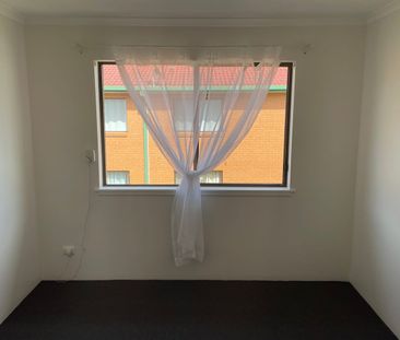 Freshly painted in prime location! - Photo 2