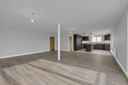 2 bedroom penthouse to rent - Photo 2