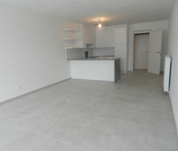 Gelijkvloers Appartement met 1 Slpk, terras en parking - Photo 4