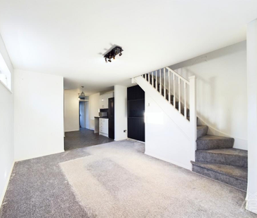 2 bedroom end of terrace house to rent - Photo 4