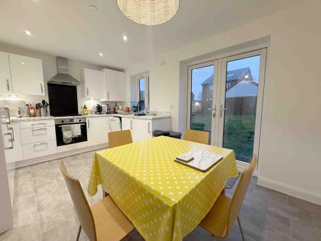 3 bedroom semi-detached house to rent - Photo 5