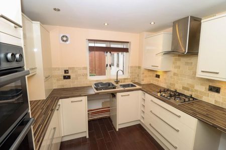 2 bedroom flat to rent - Photo 5