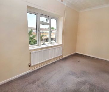 2 bed Flat for rent - Photo 3