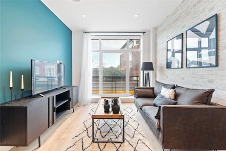 Pyrcroft Road, Chertsey, Surrey, KT16 9RL - Photo 3