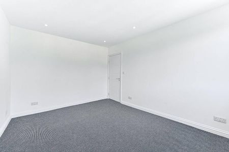 5 bedroom terraced house to rent - Photo 4