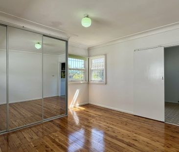 4 Lima Street, Greenacre NSW - Photo 4