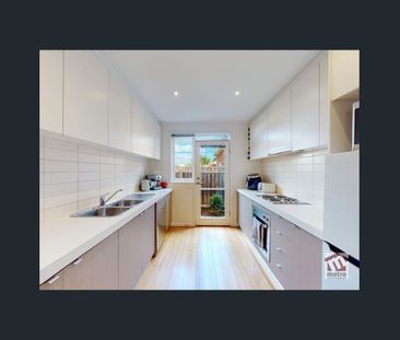 LIGHT FILLED APARTMENT IN GREAT LOCATION! - Photo 4