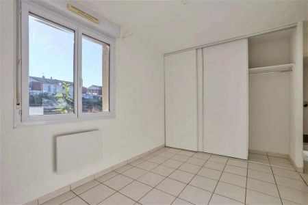Location appartement 4 pièces - 80m² à Saint-macaire (33490) - Photo 2